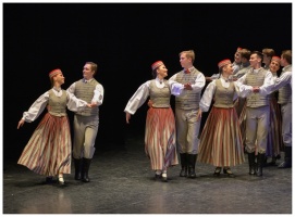 XXII Jaunrades deju konkursa finālā Ogrē 19 horeogrāfi skatītāju un žūrijas vērtējumam nodeva 41 deju, kuru izdejoja 26 kolektīvi 24