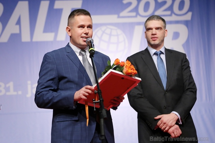 Sveicam «GADA CILVĒKS TŪRISMĀ 2019» laureātus tūrisma izstādē «Balttour 2020». Foto: Rojs Maizītis 275783