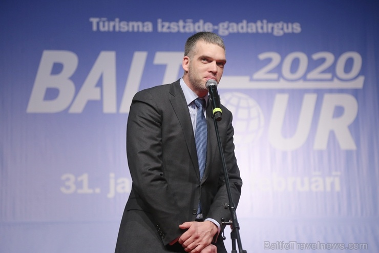 Latvijas Viesnīcu un restorānu asociācijas prezidents Jānis Pinnis piesaka «UZŅĒMĒJS TŪRISMA AĢENTŪRU UN TŪROPERATORU BIZNESĀ 2019» nomināciju.Foto: R 276351