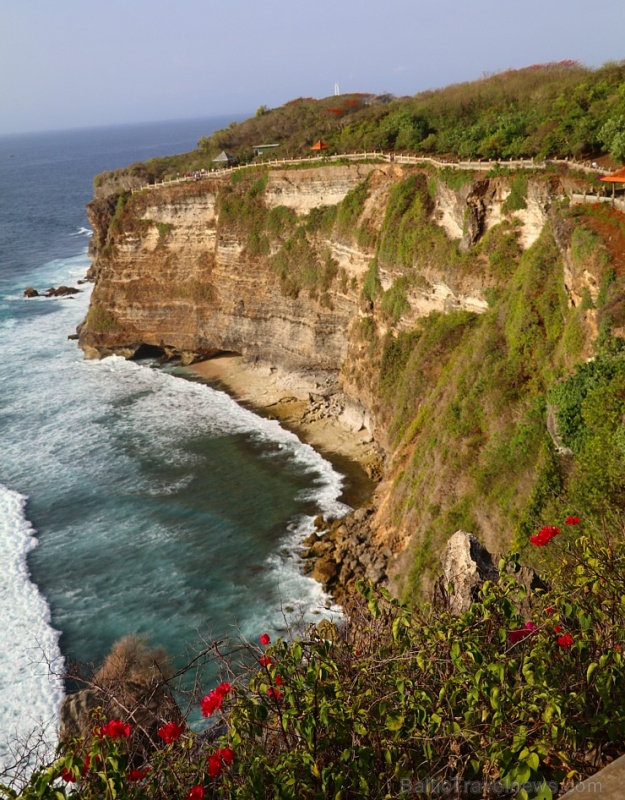 Travelnews.lv iepazīst «Pura Luhur Uluwatu» templi Bali salā. Atbalsta:  «Turkish Airlines» un «365 Brīvdienas» 276789