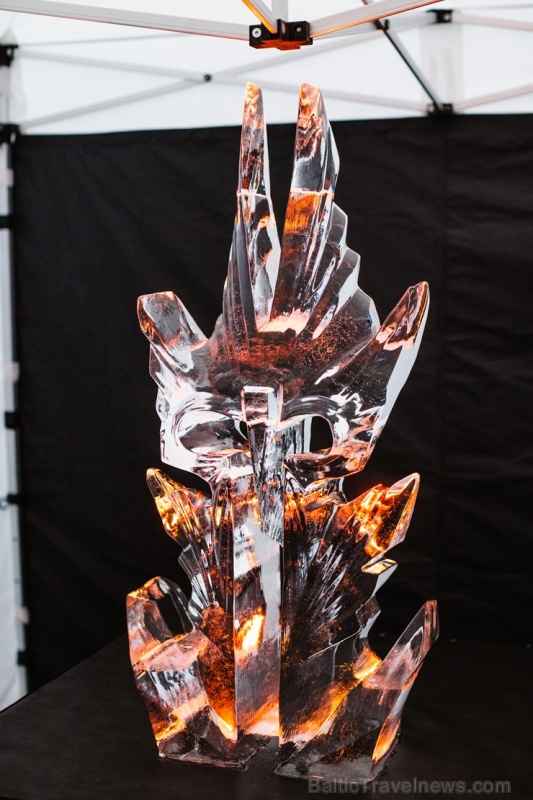 Starptautiskais Ledus skulptūru festivāls Jelgavā pārsteidz ar supervaroņiem 276856