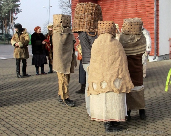 Līvānos norisinājās XXI Starptautiskais masku tradīciju festivāls, kurā piedalījās 24 masku grupasno Latvijas un citām valstīm 277671
