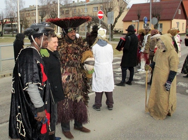 Līvānos norisinājās XXI Starptautiskais masku tradīciju festivāls, kurā piedalījās 24 masku grupasno Latvijas un citām valstīm 277675