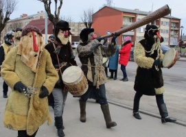 Līvānos norisinājās XXI Starptautiskais masku tradīciju festivāls, kurā piedalījās 24 masku grupasno Latvijas un citām valstīm 7