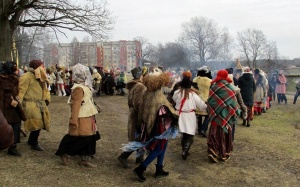 Līvānos norisinājās XXI Starptautiskais masku tradīciju festivāls, kurā piedalījās 24 masku grupasno Latvijas un citām valstīm 11