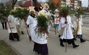 Līvānos norisinājās XXI Starptautiskais masku tradīciju festivāls, kurā piedalījās 24 masku grupasno Latvijas un citām valstīm 14