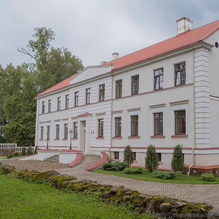 Kurzemē tūristiem ir pieejama nakšņošanai un svinībām grezna muiža - «Lielvirbu muiža». Foto: Reinis Brūvelis 277741