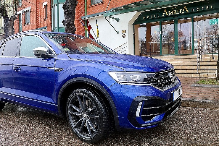 Travelnews.lv ar «Hotel Amrita» un «VW T-Roc R» atbalstu iepazīst Liepāju ar 28 m/s vēju 278037