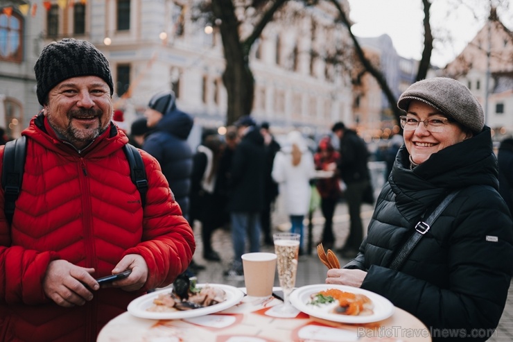 Vecīgā tiek svinēti pavasara tuvošanās svētki «Masļeņica – lielais pankūku cepiens». Foto: Live Riga 278696