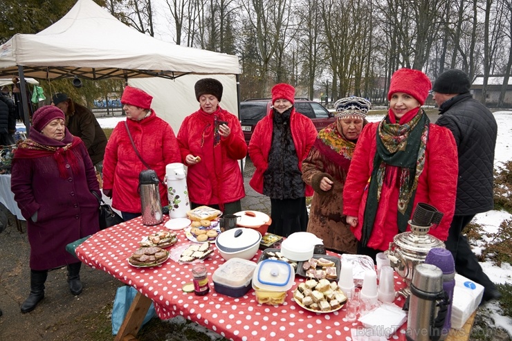 Rēzeknē svin tradicionālos slāvu tautību svētkus «Masļeņica» 279062