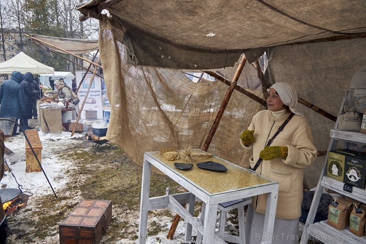 Rēzeknē svin tradicionālos slāvu tautību svētkus «Masļeņica» 279063