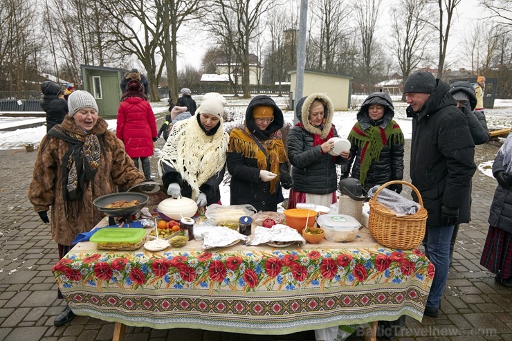 Rēzeknē svin tradicionālos slāvu tautību svētkus «Masļeņica» 279084