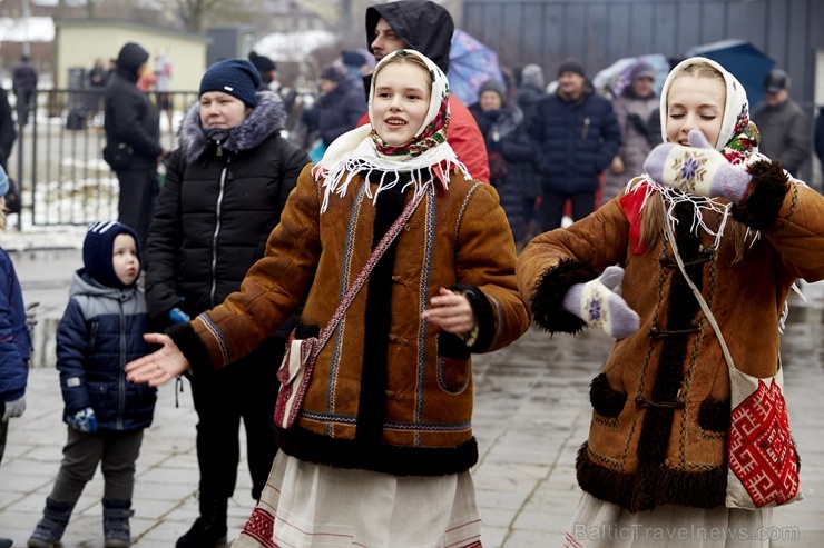 Rēzeknē svin tradicionālos slāvu tautību svētkus «Masļeņica» 279094