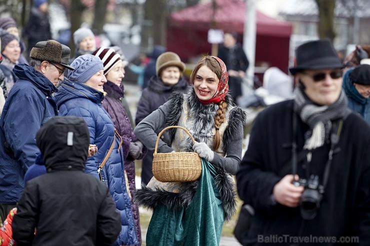 Rēzeknē svin tradicionālos slāvu tautību svētkus «Masļeņica» 279098