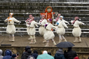 Rēzeknē svin tradicionālos slāvu tautību svētkus «Masļeņica» 32