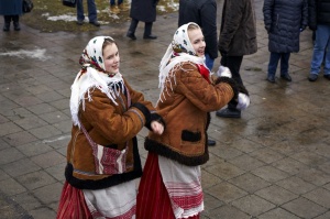 Rēzeknē svin tradicionālos slāvu tautību svētkus «Masļeņica» 33