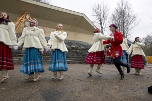 Rēzeknē svin tradicionālos slāvu tautību svētkus «Masļeņica» 40