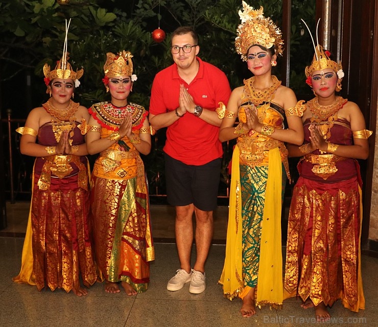 Travelnews.lv izbauda Bali džungļu viesnīcas «Ayung Resort Ubud» vakariņas.  «Turkish Airlines» un «365 Brīvdienas» 279817