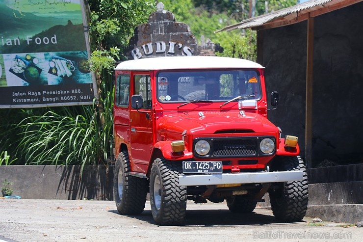 Travelnews.lv piedāvā fotomirkļus no Bali ielas dzīves un transporta 280294