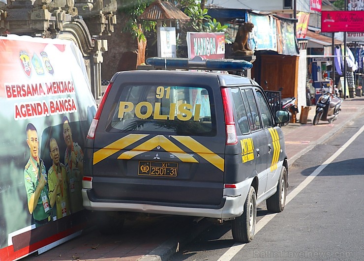 Travelnews.lv piedāvā fotomirkļus no Bali ielas dzīves un transporta 280311