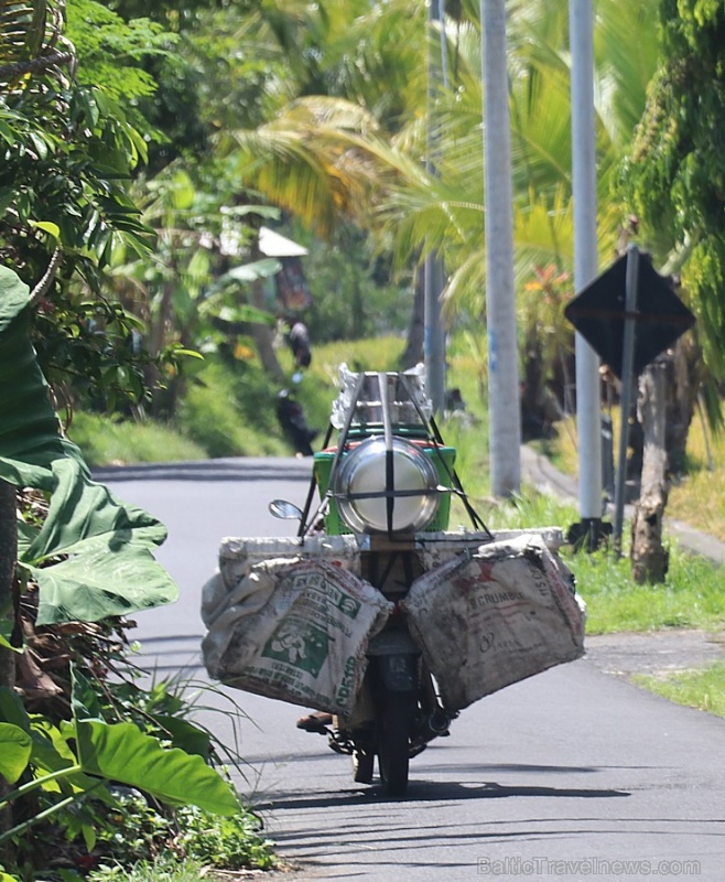 Travelnews.lv piedāvā fotomirkļus no Bali ielas dzīves un transporta 280318