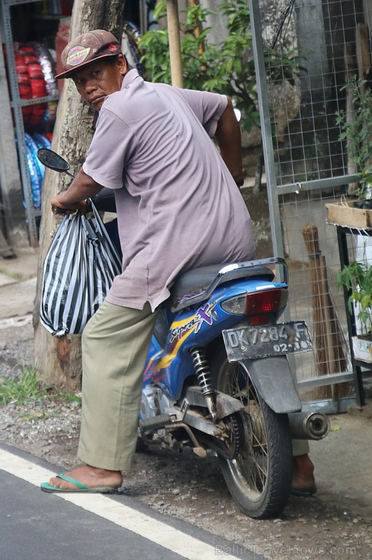 Travelnews.lv piedāvā fotomirkļus no Bali ielas dzīves un transporta 280325