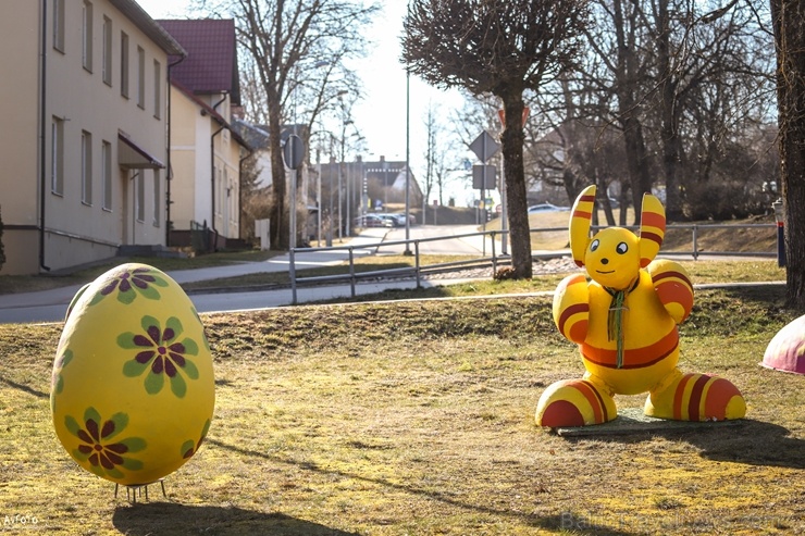 Madona ik mirkli kļūst aizvien pavasarīgaka un ziedošāka 280398