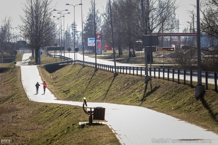 Madona ik mirkli kļūst aizvien pavasarīgaka un ziedošāka 280399