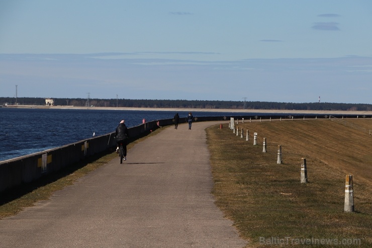 Salaspils pludmale, Rīgas HES ūdenskrātuve un aizsargdambis. 
Foto: Laura Siliņa 280806