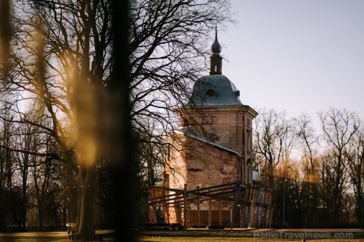 Parks atrodas līdzās Valmiermuižas alus darītavai un rūpi par tā apdzīvošanu un kultūrvēsturiskās vides saglabāšanu un atjaunošanu tur 