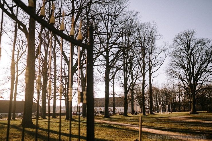 Parks atrodas līdzās Valmiermuižas alus darītavai un rūpi par tā apdzīvošanu un kultūrvēsturiskās vides saglabāšanu un atjaunošanu tur 