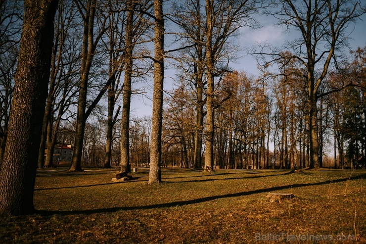 Parks atrodas līdzās Valmiermuižas alus darītavai un rūpi par tā apdzīvošanu un kultūrvēsturiskās vides saglabāšanu un atjaunošanu tur 