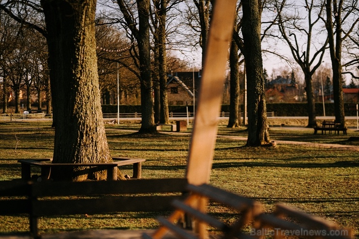 Parks atrodas līdzās Valmiermuižas alus darītavai un rūpi par tā apdzīvošanu un kultūrvēsturiskās vides saglabāšanu un atjaunošanu tur 