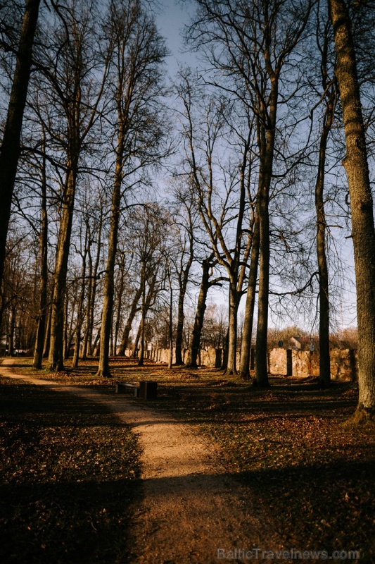 Parks atrodas līdzās Valmiermuižas alus darītavai un rūpi par tā apdzīvošanu un kultūrvēsturiskās vides saglabāšanu un atjaunošanu tur 