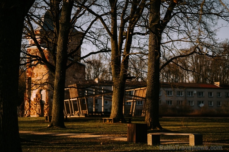 Parks atrodas līdzās Valmiermuižas alus darītavai un rūpi par tā apdzīvošanu un kultūrvēsturiskās vides saglabāšanu un atjaunošanu tur 