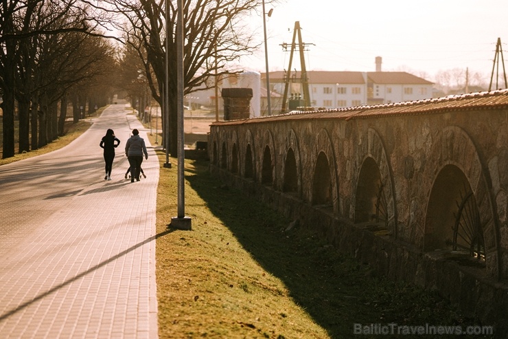 Parks atrodas līdzās Valmiermuižas alus darītavai un rūpi par tā apdzīvošanu un kultūrvēsturiskās vides saglabāšanu un atjaunošanu tur 