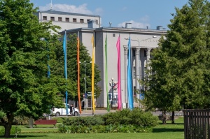 Daugavpils pilsētas vēsturiskais centrs ir pilsētas vispievilcīgākā vieta un viens no veiksmīgākajiem paraugiem, kur izdevies rast kompromisu starp se 11