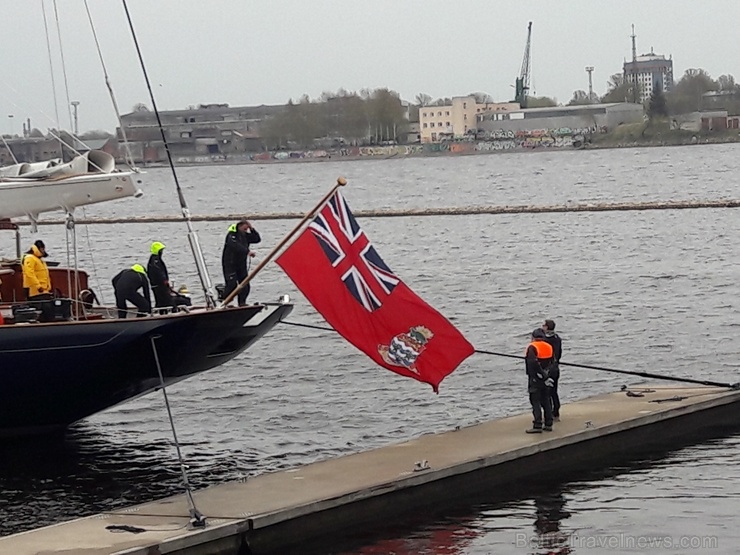 Rīgas sporta burāšanas centra piestātnē Ķīpsalā 28.04.2020. ienākusi 52 metrus gara Jahta 