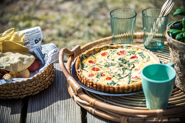 Restorāns Baltvilla sagatavojis īpašu piedāvājumu - svaigo uzkodu un desertu piknika grozu līdzņemšanai, ko baudīt, dodoties pastaigā uz mežu, jūru va 281834