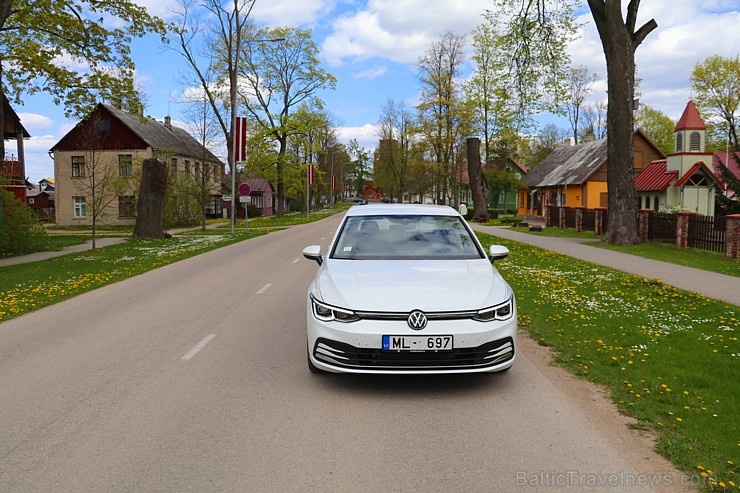 Travelnews.lv apceļo Latgali un Pierīgu ar jauno «Volkswagen Golf 8 1.5 eTSI» 282654