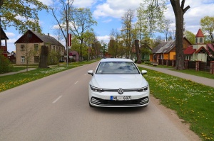 Travelnews.lv apceļo Latgali un Pierīgu ar jauno «Volkswagen Golf 8 1.5 eTSI» 27