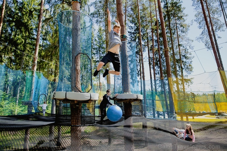 Latvijas valsts mežu dabas parks Tērvetē atklāta jauna aktīvās atpūtas tematiskā daļa ar pievienoto vides izglītības vērtību - Kurbada zeme 283266
