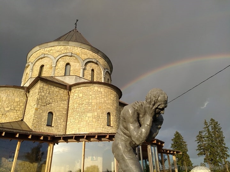 Bruknas muiža ieskauta krāšņos pavasara ziedos 283464