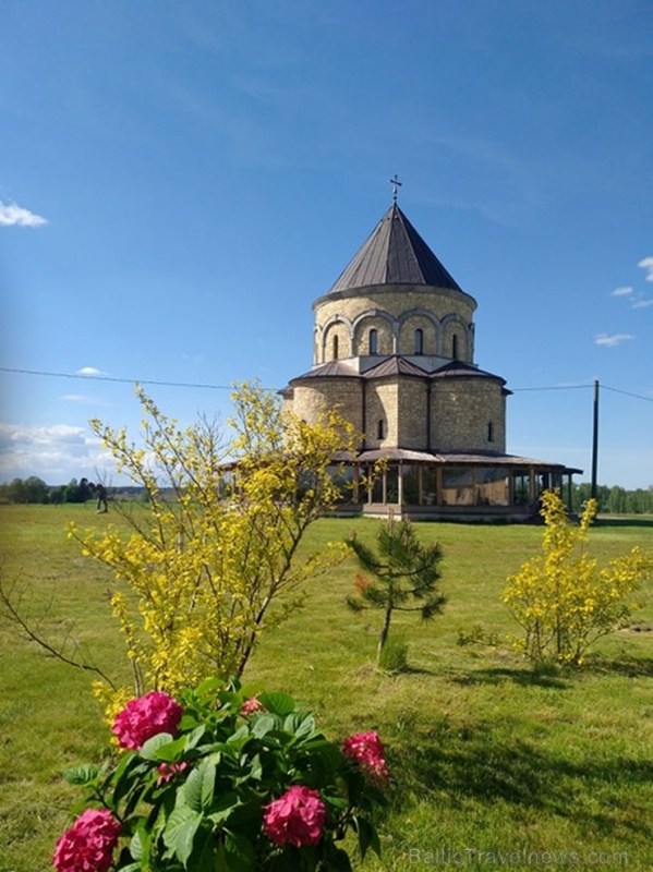 Bruknas muiža ieskauta krāšņos pavasara ziedos 283472