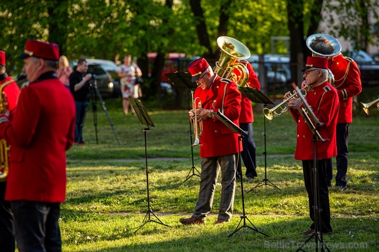 Rēzeknes pagalmos skan muzikāli pārsteigumi pilsētas iedzīvotājiem un viesiem 283528