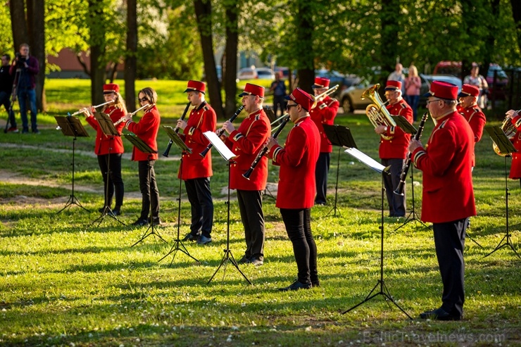 Rēzeknes pagalmos skan muzikāli pārsteigumi pilsētas iedzīvotājiem un viesiem 283530