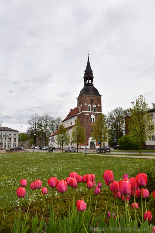 Valmiera sveicina vasaru, koši plaukstot un zaļojot 283605