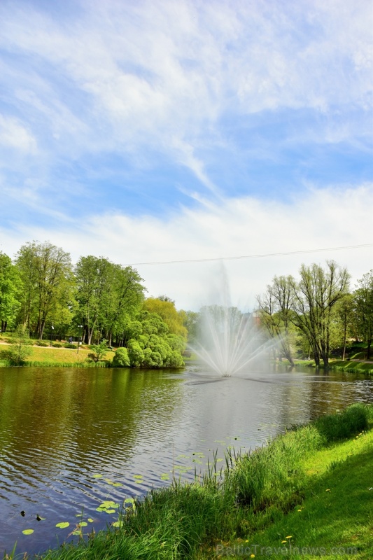 Valmiera sveicina vasaru, koši plaukstot un zaļojot 283607