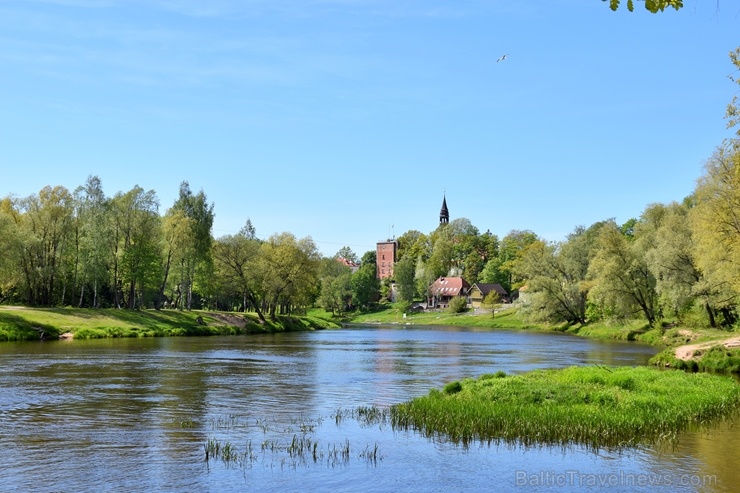 Valmiera sveicina vasaru, koši plaukstot un zaļojot 283610