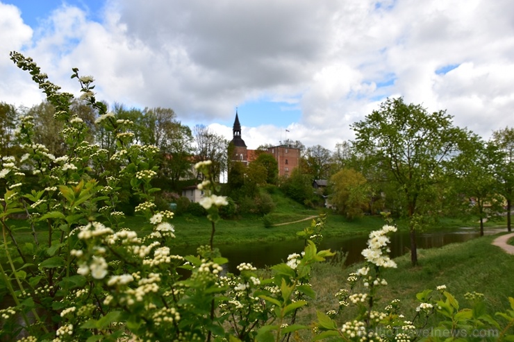 Valmiera sveicina vasaru, koši plaukstot un zaļojot 283615